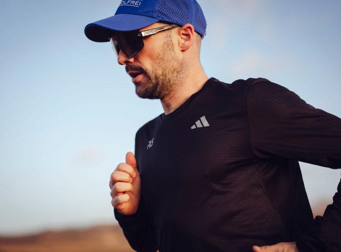 Patrick Lange beim Lauftraining mit ERDINGER Alkoholfrei Cap.