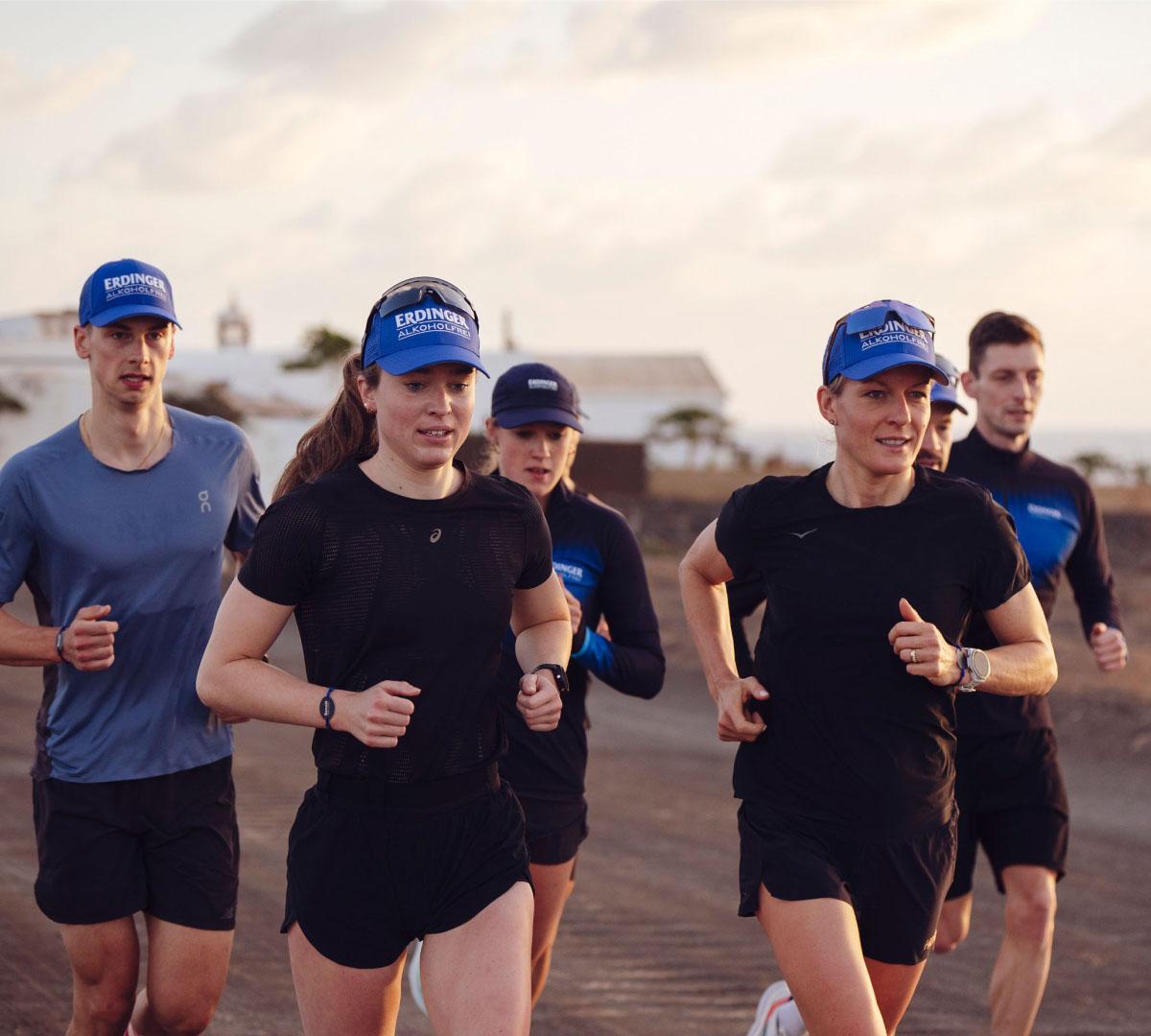 Die ERDINGER Alkoholfrei Profis beim gemeinsamen Lauftraining.